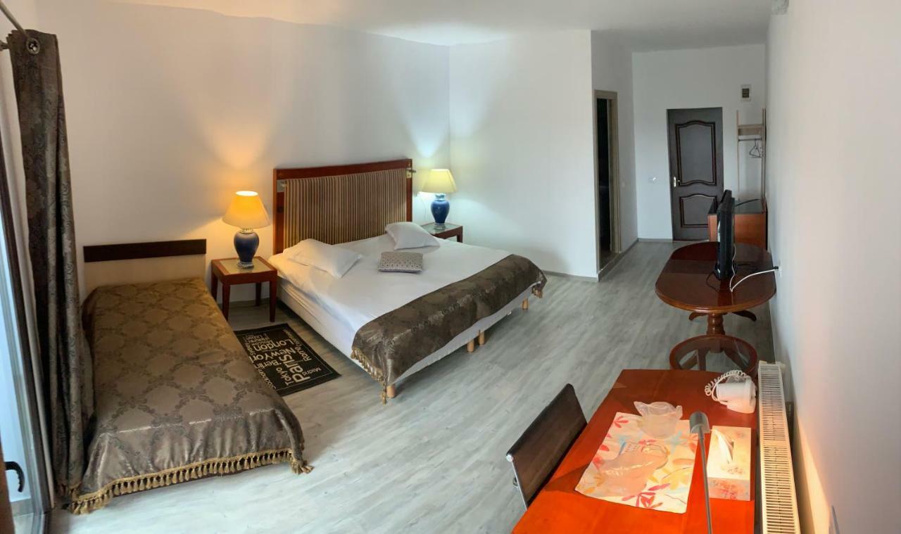 Hotel Complex Eos à Valea Lupului  Extérieur photo